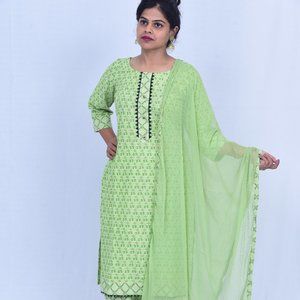 Cotton Suit Set (Kurti, Paint & Dupatta). Brand- Rituvan. Size- M, S